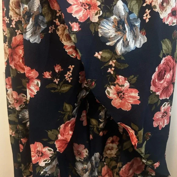 Floral Maxi Dresses - Blue and White - Picture 8 of 8